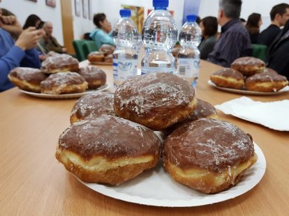 zawody w jedzeniu pączków