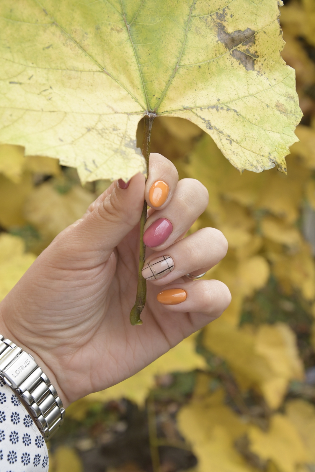 jesienny manicure