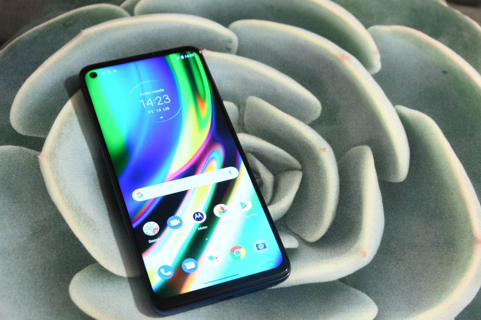 Motorola Moto G9 Plus - średniak w wersji XXL | Skomplikowane