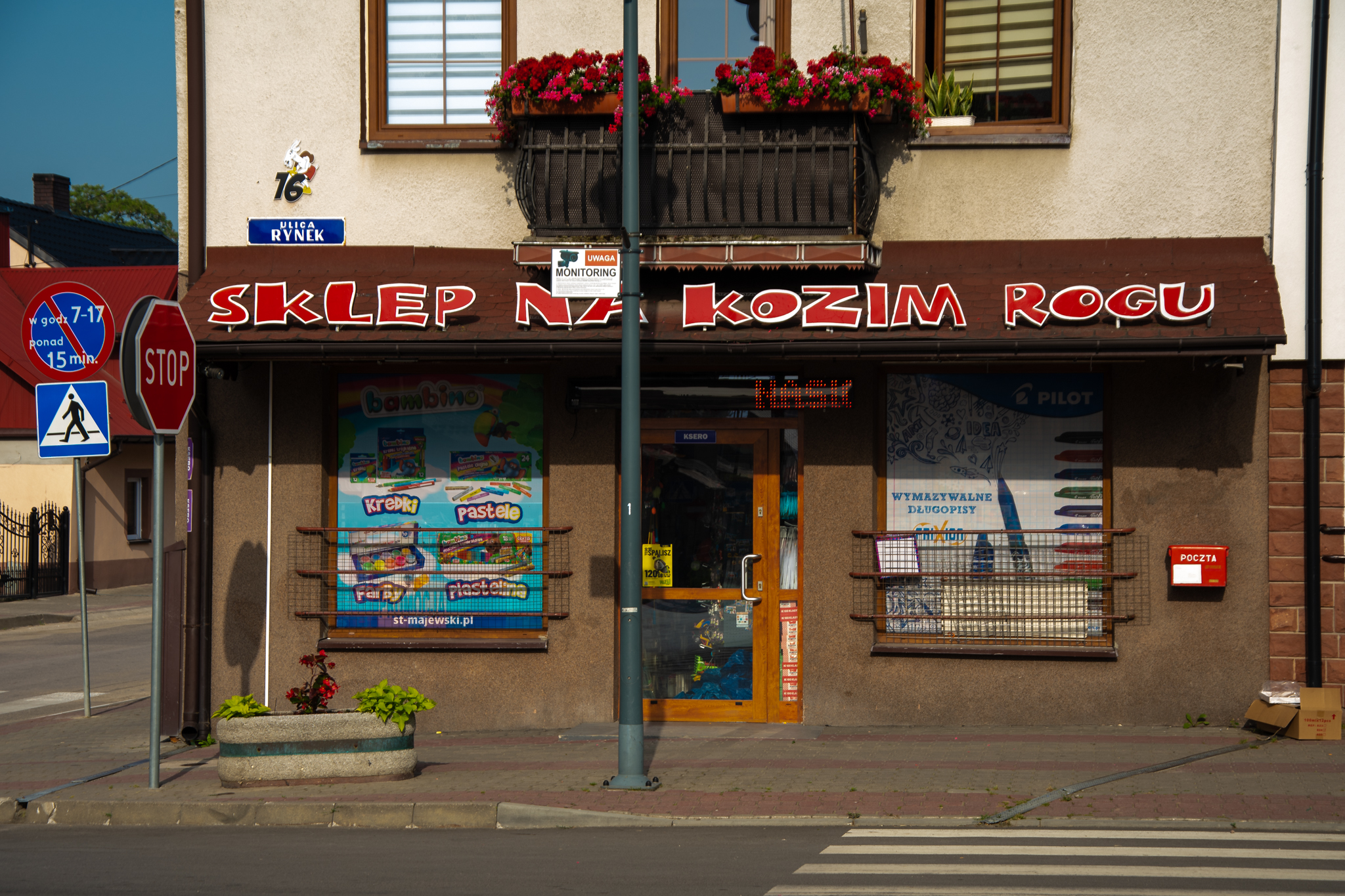 Pacanowski sklep o nazwie: "Sklep na Kozim Rogu". 