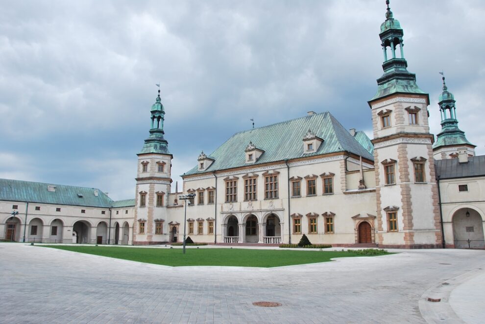 Pałac Biskupów Krakowskich w Świętokrzyskim, jest atrakcją do oglądania za darmo w każdy wtorek.