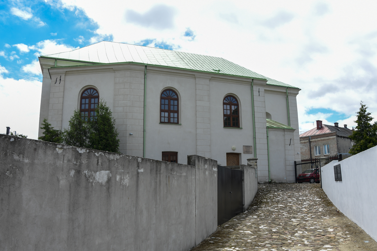 Synagoga w Chmielniku, widziana z zewnątrz. W środku znajduje się Świętokrzyski Sztetl.