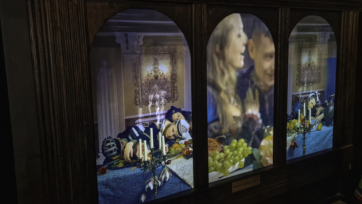 Część wystawy w Czary Napary, gdzie wyświetla się film przedstawiający otrucia.